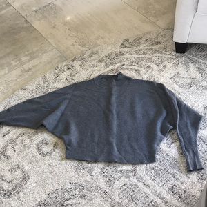 Grey top sweater